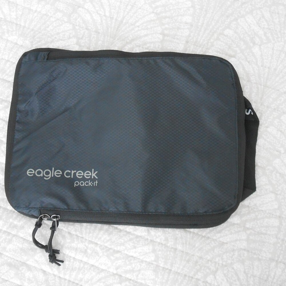 Eagle Creek Black Pack-It® Isolate Compression Cube Size - S, NWOT